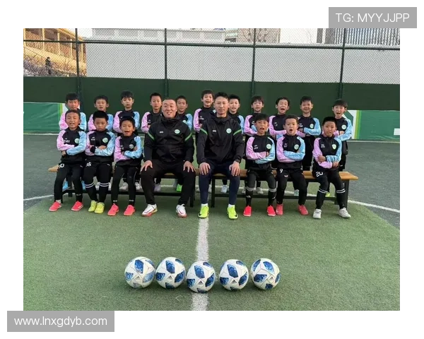 深圳足球队的崛起与发展探索：激情与力量的完美结合