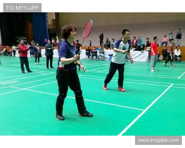 南京羽毛球队与广州羽毛球队赛后复盘速度对比分析与战术探讨