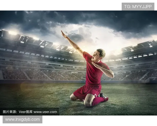 足球明星精彩瞬间高清图片展示球场魅力与技艺的完美结合 足球明星精彩瞬间高清图片展示球场魅力与技艺的完美结合