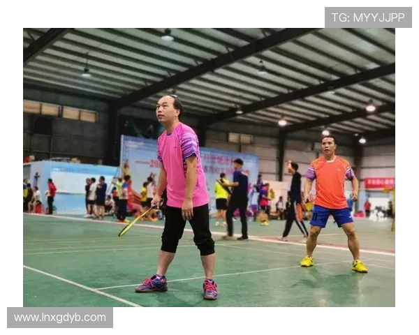 成都羽毛球队的训练节奏与战术分析探讨羽毛球热点发展趋势